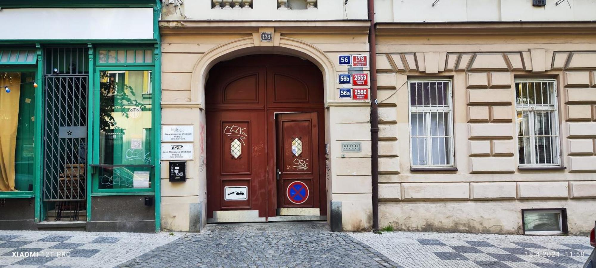 Fancy #2 Konukevi Prag